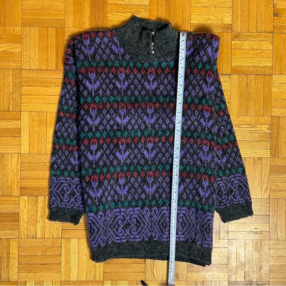 Lindsay Gray Vintage Grey/Purple/Green/Red Medium Acrylic Sweater - Picture 2 of 6